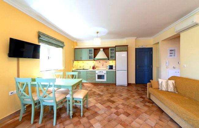 Nautilus Luxury Suites - Photo 28