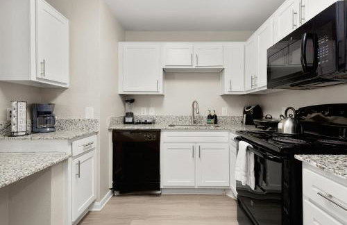 ATX Retreat Close to UT, DT & Lady Bird Lake - Photo 27