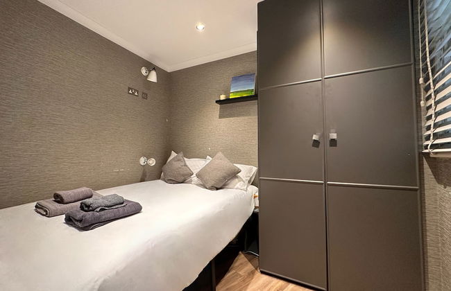 Remarkable 1-bed Studio in London - Photo 1