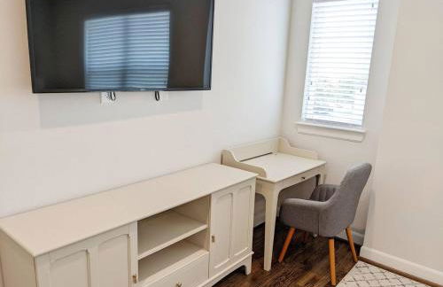 TMC 3-Story Townhome FREE EV Charge - Foto 6