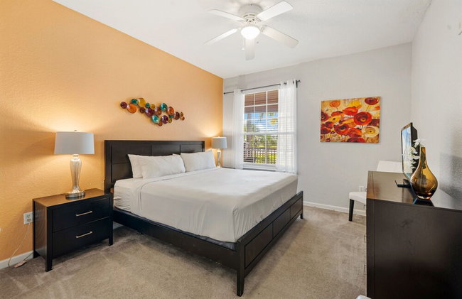 Beautiful LAKEVIEW Deluxe Condo Near Theme Parks - Photo 124