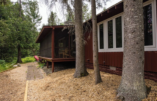 Cozy Riverside Getaway Pine Bend Cottage - Foto 27