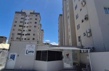 Easy Club 308 Apto 2 quartos Ar condicionado Wi-Fi Netflix Prime piscina Elevador Churrasqueira Sacada 200 m da praia Ideal para Famílias e Amigos Reserve agora - Photo 2