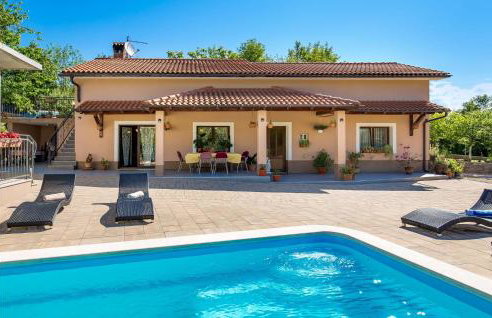 2 Bedroom Gorgeous Home In Veli Brgud - Photo 8