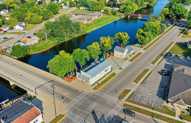 The Waterfront - Waterslide Game Room Sleeps 26 - Foto 75