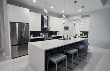 Casa Madrid Heated pool sleeps 8 - Foto 11