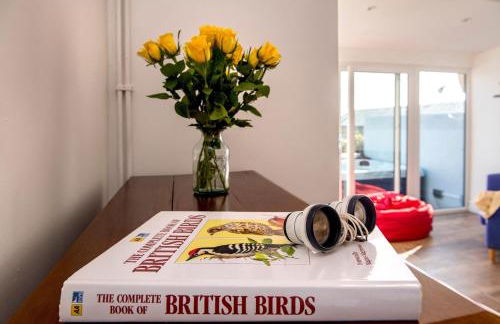 Hawkins Cottage with Hot Tub - Photo 7