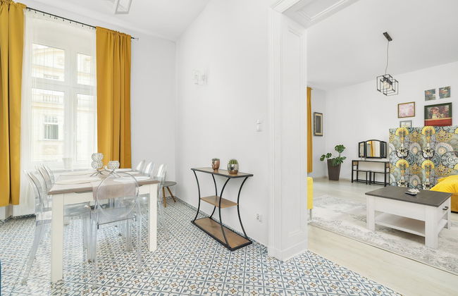 Yellow Apartment in Bytom by Renters - Foto 17