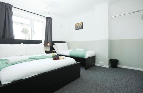 Homely ! Perfect for Contractors and Guests with Private off street parking - Foto 5