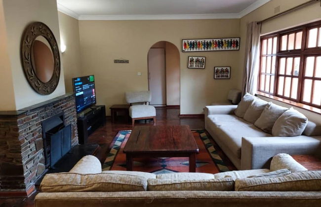 Modern House With Pool in Mount Pleasant - 2063 - Photo 20