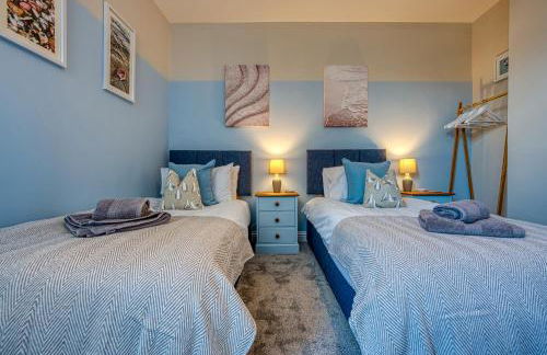 2-Bedroom Modern, Stunning & Stylish Contractor House, Sleeps 4, Prime Portsmouth Location with Free Parking Permit - by Blue Puffin Stays - Foto 39