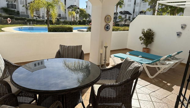 2 Bed-sleeps 4-private Patio-pool-aircon - Foto 2, Imagen principal