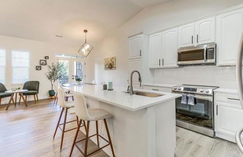 Seasonal Pool, Balcony Quiet and Cozy Aurora Condo! - Foto 14