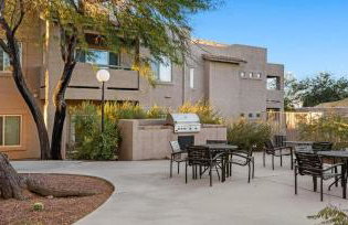 Enjoy the Oro Valley in this 1BD condo with resort amenities - Foto 7