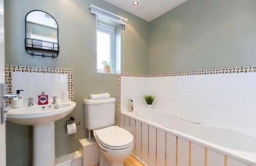 Stylish 3BR Contractor Friendly Long Stays - Foto 3