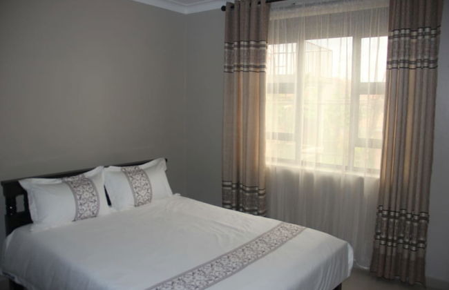 Hope's Apartments - Photo 5