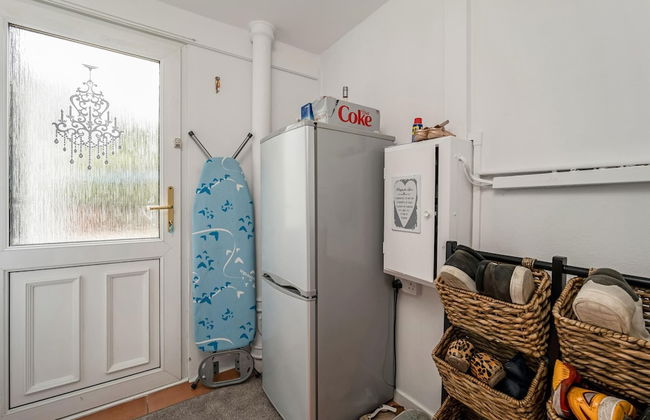 Centrally Situated 1 Bedroom House in Cumbernauld - Photo 16