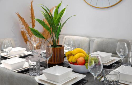 Sittingbourne Lodge, free car park - 4 Cars - Photo 17