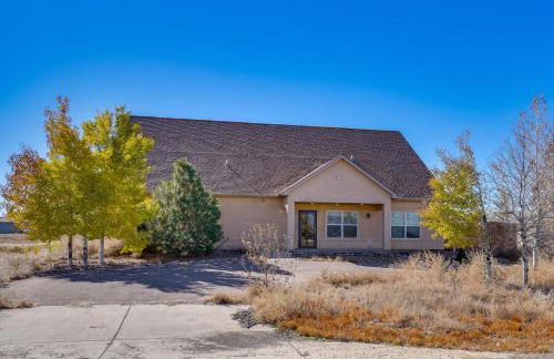 Huge Kitchen and Open Interior Pueblo Group Getaway - Foto 31