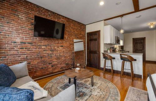 Newburyport Flat Downtown Living King Bed - Foto 10