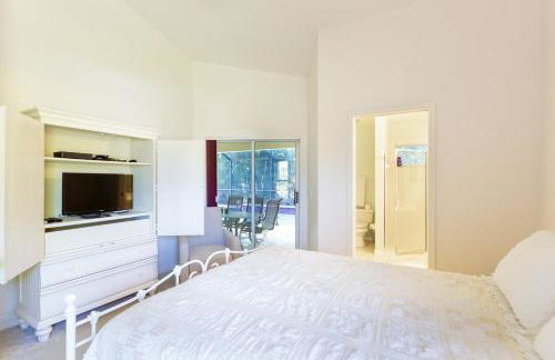 SERENE & ATTRACTIVE 3BR HEATED POOL/SPA HOME - Photo 18