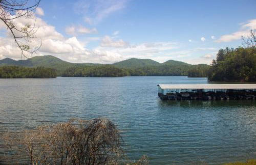 Game Room and 3-Story Deck at Lake Hiwassee Hideaway - Foto 33