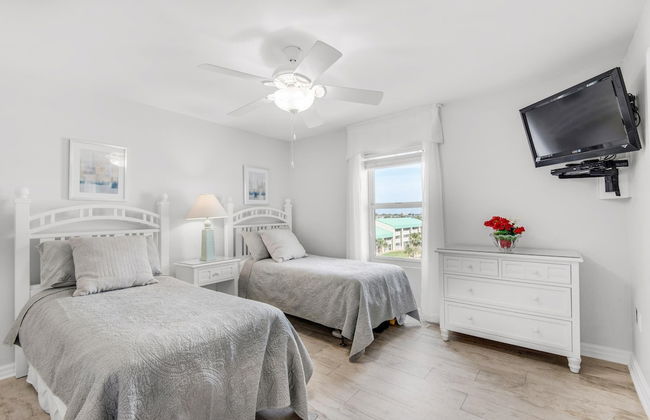 Pelican Beach Resort 501 - Photo 6