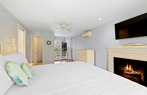 Breathtaking Cape Cod Beachhouse with Private Beach Access Near Sandwich, Massachusetts - Foto 69