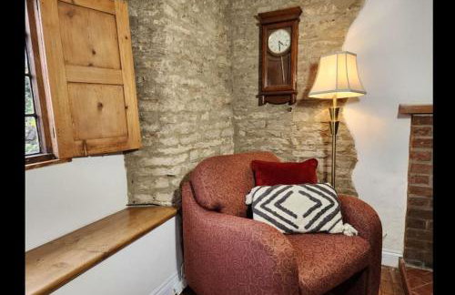 Swan Cottage 2-Bedroom-Netflix-Parking-Nature-Canal - Photo 30