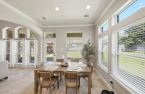 Cozy 4bdrm 3bath Home in The Woodlands - Photo 10