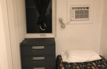 Crown Inn & Suites - Foto 31