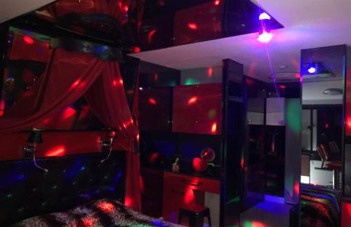 Rez de jardin OU ascenseur 4 ieme PISCINE -WIFI-Dans le Village naturiste holidaysochic - Photo 32