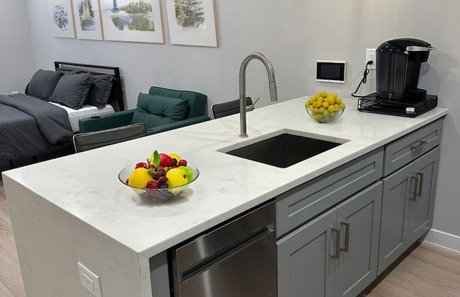 Modern 1BR 1BA Apartment - Foto 13