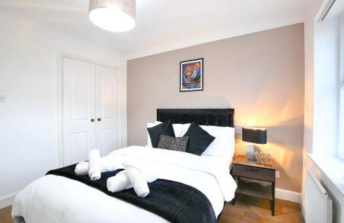 Cosy Wimbledon 4 Bed Home With Garden & Driveway Parking - Foto 18