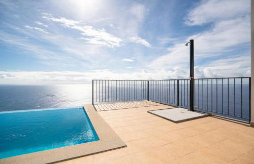 Marina View Apartment - Pool & stunning ocean view - Photo 34