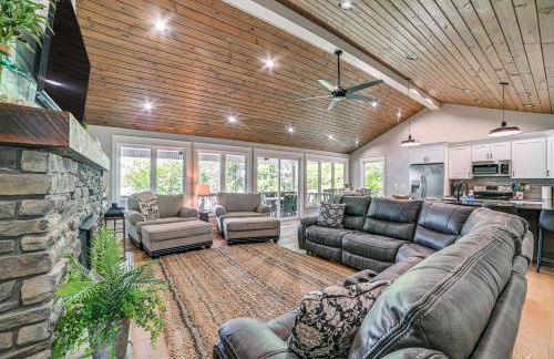 Modern Kentucky Lake Home with Deck, Dock, View - Foto 5