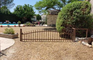 Ardèche les cigales gîte églantier avec piscine partagée - Foto 9