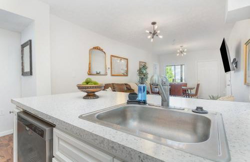 Amazing Downtown Views - 3 Minutes to Downtown! - Foto 17