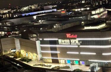 Luxury 2BR- Sleeps 5- Westfield Apartment- 3 min to station- Perfect for Families Shopping - Foto 29