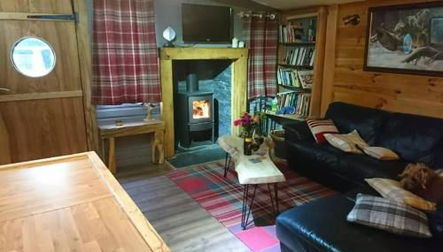 Sutton Coldfield 2-Bed Caravan Parking & Bar-B-Q - Foto 3