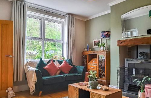 Railway Cottage - Photo 2