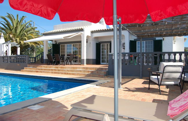 Charming 3-bedroom Villa With Wifi and Central Heating in Beautiful Santa Bárbar - Foto 1