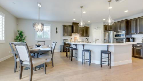 Luxe Roseville Home with Pool and Hot Tub! - Foto 3