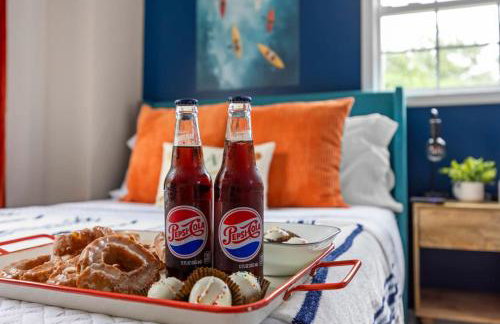 LKJ - Lakefront Home, Hot tub, Fire Pit, Games and Movie Room! - Foto 9