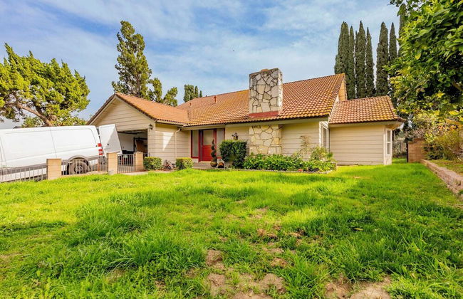 Serene Retreat & Modern Comforts in Rowland Heights - Foto 80