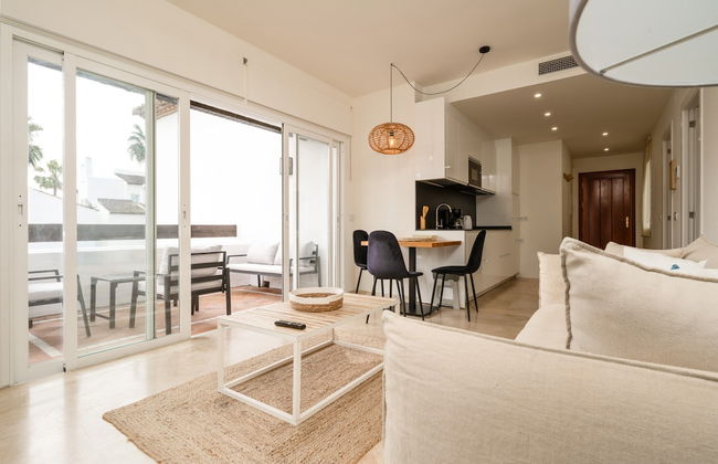 Cozy Garden Apartment by Sea - Foto 8