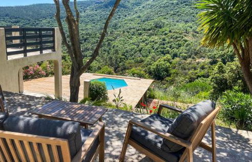 Awesome Home In Fréjus With Kitchen - Foto 12