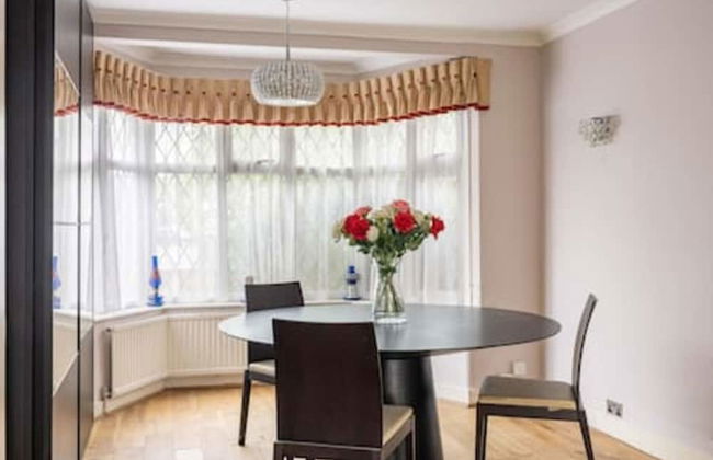 Tudor House Kingston Luxury 5 bed Villa - Foto 4