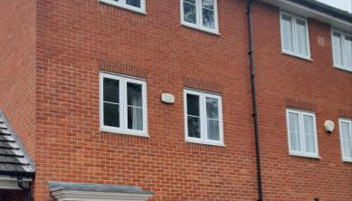 Spacious 4-Bedroom House in Aylesbury Ideal for Contractors Professionals or Larger Families - Foto 3