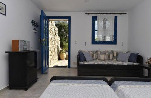 Sophia Villa Paros - Beachfront Villa at Lolantonis - Photo 28